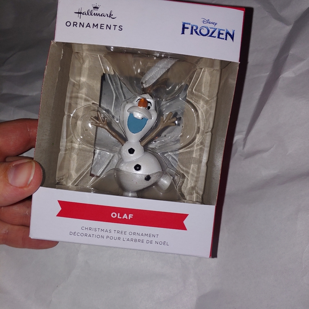 Hallmark frozen ornament olaf